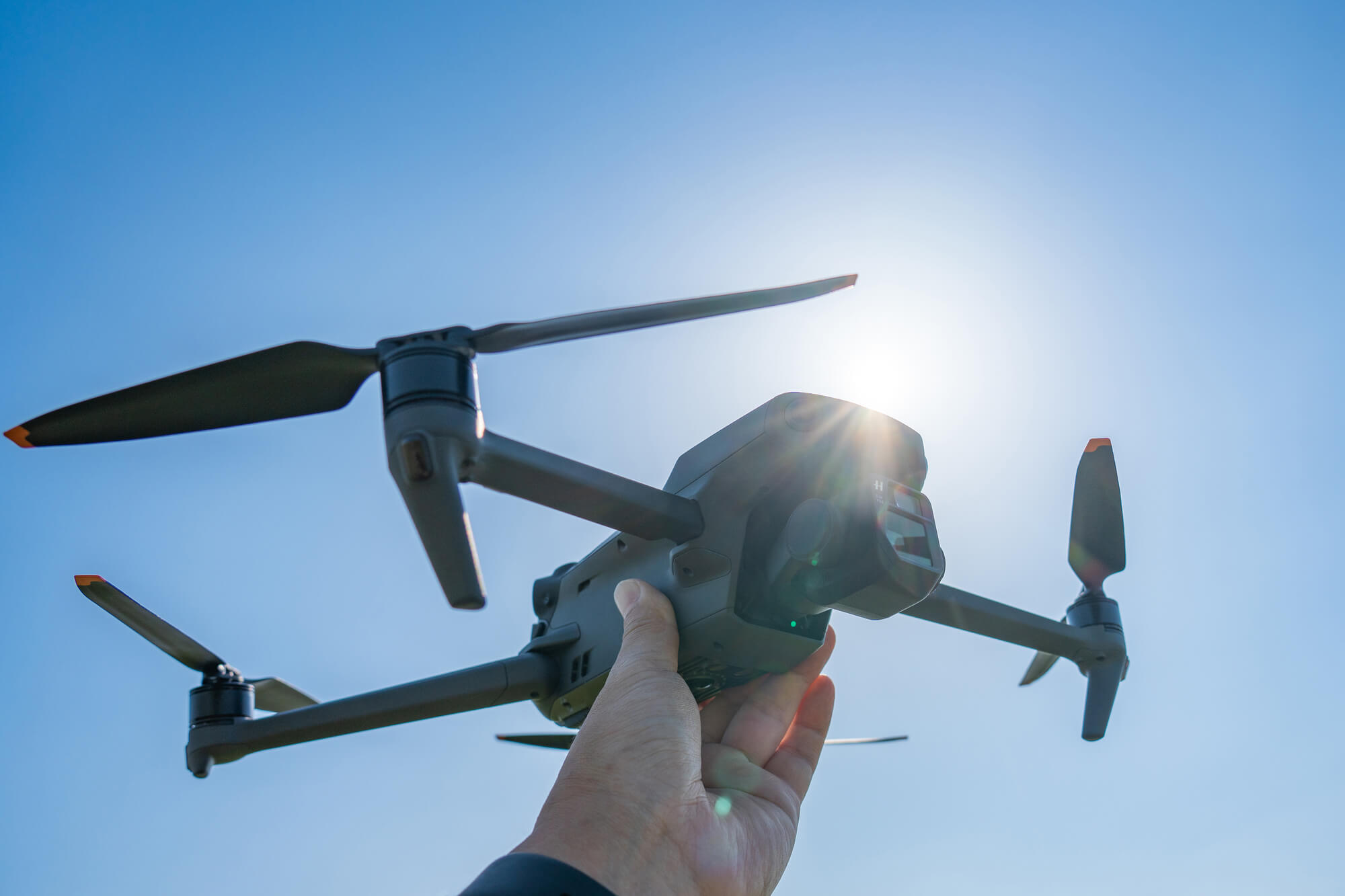Mavic4導入してないのに勝手に考察。フォーサーズ素子を1億画素に刻んで大丈夫？